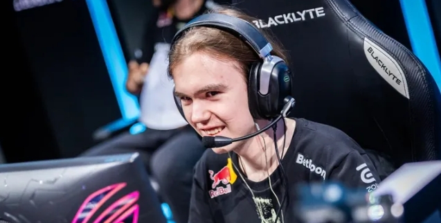 Smooya: «Не могу поверить, что уровень игры donk уже стал для нас нормой»