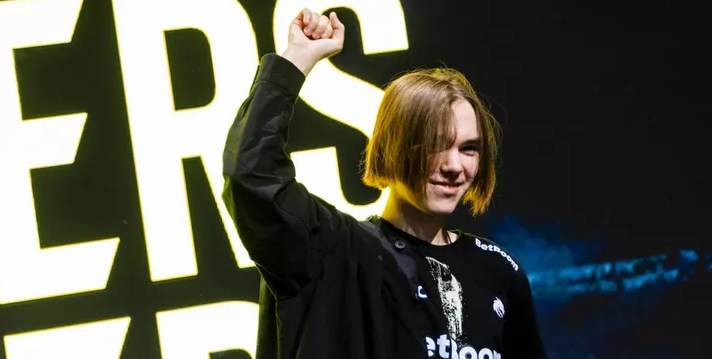 FlameZ рассказал, за счёт чего Vitality и Falcons удаётся обыгрывать donk